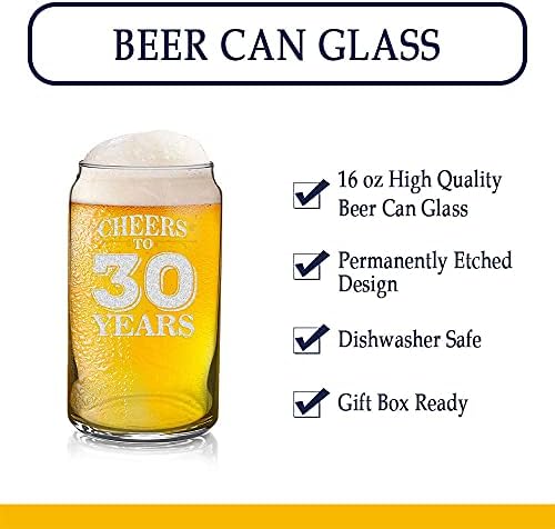 Veracco aplaga a 30 anos presente de aniversário para ele, com trinta e fabuloso copo de cerveja de cerveja