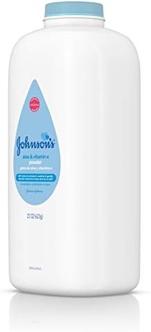 O bebê em pó de Johnson com o amido de milho naturalmente derivado Aloe & Vitamin E, hipoalergênico, 22 oz